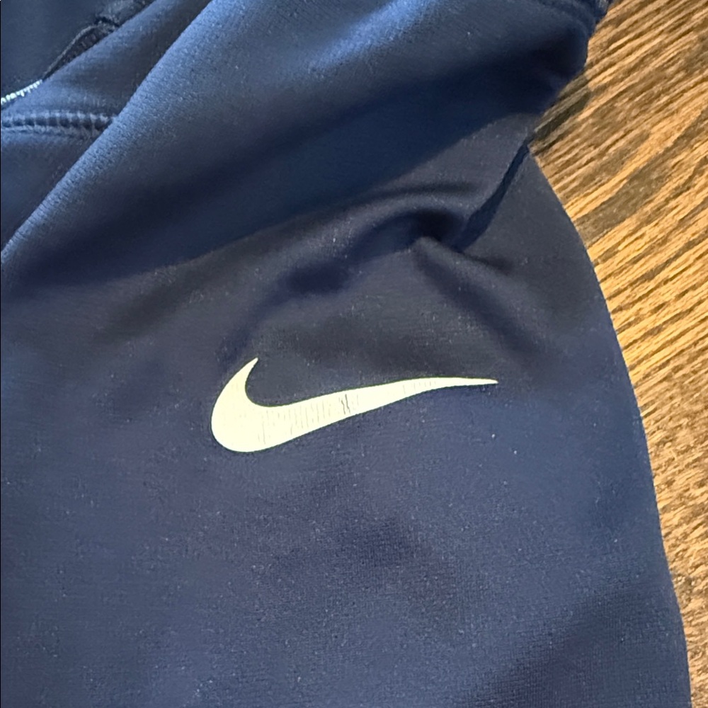 Nike Men's Navy Blue Hoodie with Denver Broncos Logo from Super Bowl 50 - Picture 5 of 6